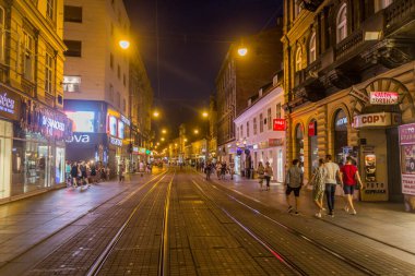 ZAGREB, CROATIA - 14 Haziran 2019: Hırvatistan 'ın Zagreb kentindeki Ilica caddesinin akşam manzarası