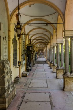 ZAGREB, CROATIA - 14 Haziran 2019: Hırvatistan 'ın Zagreb kentindeki Mirogoj mezarlığında atari salonu