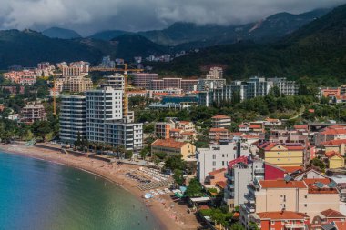 Karadağ 'ın Becici kenti manzarası.