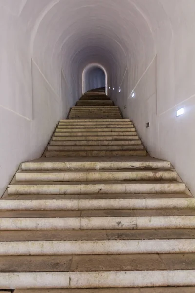 Túnel Que Conduce Mausoleo Njegos Parque Nacional Lovcen Montenegro — Foto de Stock