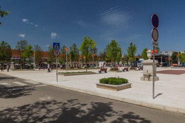 NIKSIC, MONTENEGRO - 8 Haziran 2019: Niksiç, Karadağ 'daki Slobode Meydanı