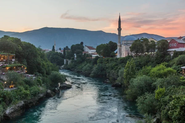 Večerní Pohled Řeku Neretvu Mostaru Bosna Hercegovina — Stock fotografie