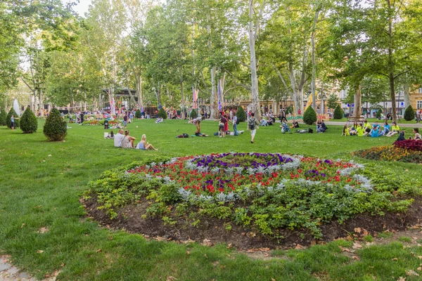 Zagreb Croatia June 2019 Masyarakat Taman Zrinjevac Zagreb Kroasia — Stok Foto