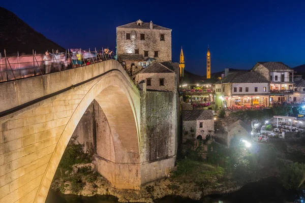 Mostar Bosnia Herzegovina Junio 2019 Vista Nocturna Stari Most Puente —  Fotos de Stock