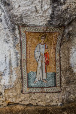OSTROG, MONTENEGRO - 5 Haziran 2019: Karadağ 'ın Ostrog manastırındaki Mozaik