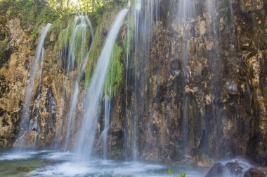 Hırvatistan 'daki Plitvice Gölleri Ulusal Parkı' nda Şelale