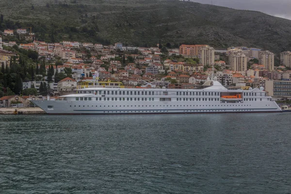 Cruise Ship Dubrovnik Croatia — 图库照片