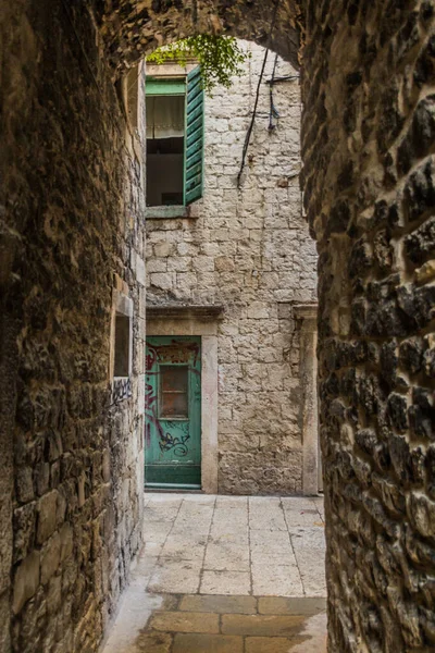 Narrow Alley Old Town Split Croatia — стоковое фото