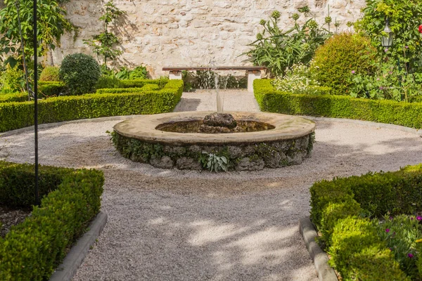 Jardín Del Monasterio San Lorenzo Sibenik Croacia — Foto de Stock