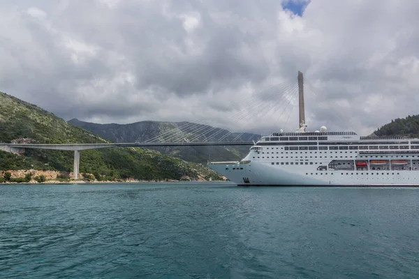 Franjo Tudman Bridge Cruise Ship Dubrovnik Croatia — Fotografia de Stock