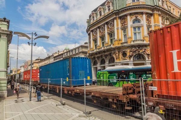 Rijeka Croatia May 2019 Cargo Train Passing Front Rijeka City — Stockfoto