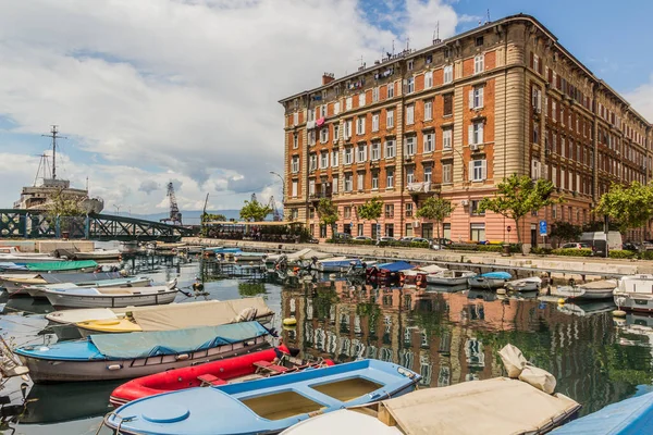 Small Boats Mrtvi Canal Old Buildings Rijeka Croatia — Stockfoto