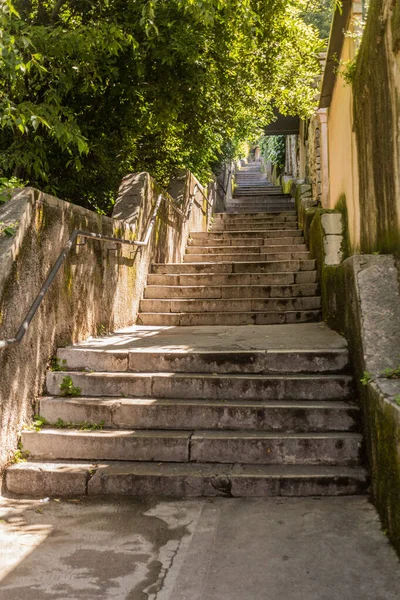 通往克罗地亚里耶卡的Trsat城堡的台阶 — 图库照片