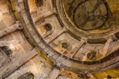 SOHAG, EGYPT: 11 Şubat 2019: Sohag, Mısır yakınlarındaki Coptic White Manastırı (Deir al Abyad)