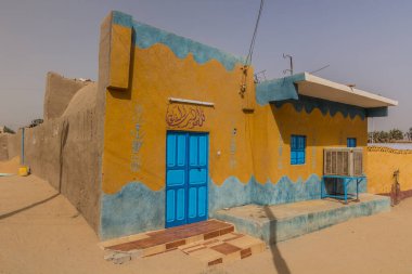 Aswan, Mısır yakınlarındaki renkli Nubian köyü