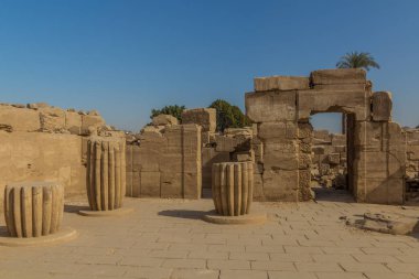 Mısır, Karnak 'taki Amun Tapınağının kalıntıları.