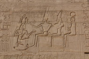 LUXOR, EGYPT - 18 Şubat 2019: Theban Necropolis, Mısır 'daki Ramesseum (2. Ramesses Morg Tapınağı) Duvarı