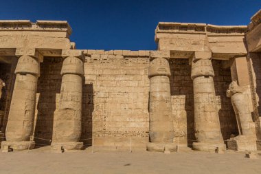 Medinet Habu (Ramesses III Morg Tapınağı) Mısır 'ın Theban Necropolis kentinde