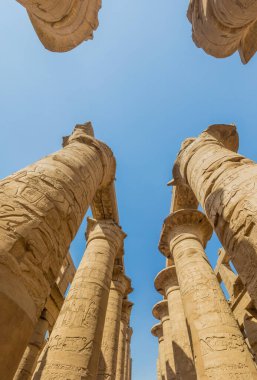 Mısır, Karnak 'taki Amun Tapınağı' ndaki Büyük Hypostyle Salonu.