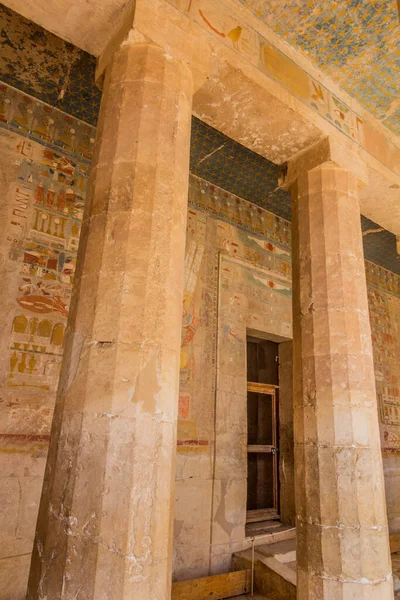 Colunas Templo Hatshepsut Margem Ocidental Luxor Egito — Fotografia de Stock