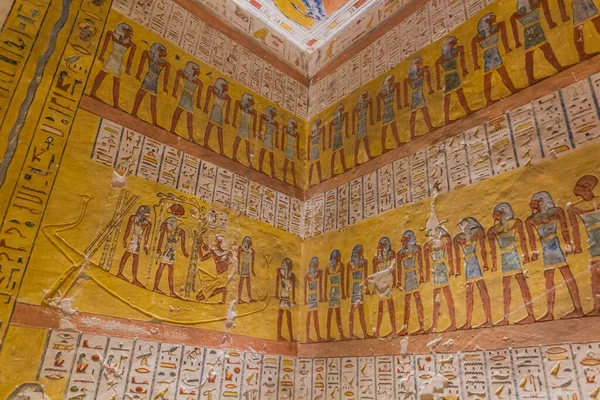 Luxor Egypt Feb 2019 埃及Theban Necropolis国王谷拉马斯四世墓的墓室壁画 — 图库照片