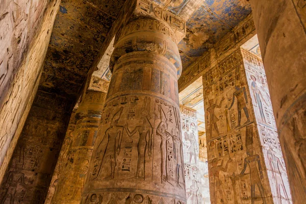 Decorated Columns Medinet Habu Mortuary Temple Ramesses Iii Theban Necropolis — Stock Photo, Image