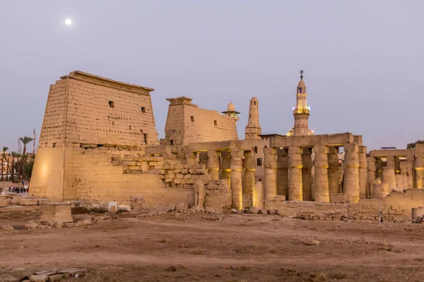 Kvällsutsikt Över Luxor Temple Egypten — Stockfoto