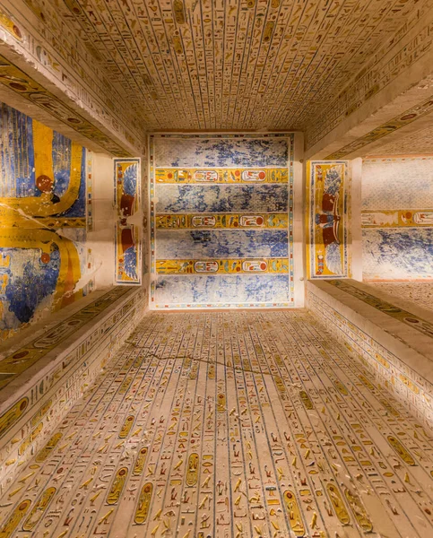 Luxor Egypt Feb 2019 Потолок Гробницы Рамсеса Долине Царей Фиванском — стоковое фото