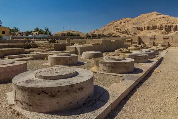Ερείπια Του Ραμεσσούμ Νεκροταφείο Του Ραμσή Στη Θηβαϊκή Νεκρόπολη Της — Φωτογραφία Αρχείου