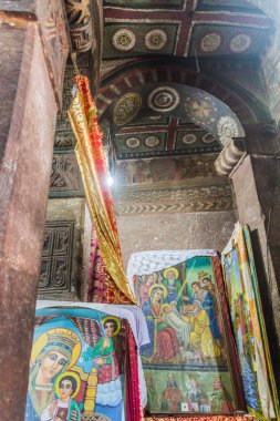 LALIBELA, ETHIOPIA - 29 Mart 2019: Bet Maryam 'ın İçi, Lalibela, Etiyopya' daki kaya kesimli kilise
