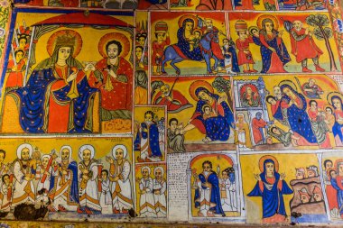 TANA, ETHIOPIA - 1 Nisan 2019: Etiyopya 'nın Tana gölündeki Zege yarımadasındaki Ura Kidane Meret (Mihret) manastırında renkli tablolar