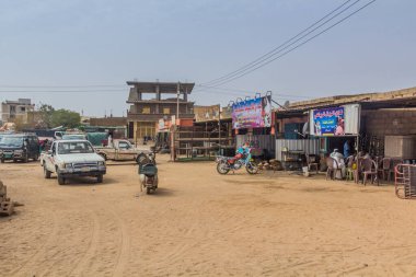 WADI HALFA, Sudan - 24 Şubat 2019: Wadi Halfa, Sudan 'da bir caddenin görüntüsü