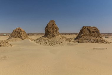 Sudan, Karima yakınlarındaki Niru piramitlerinin görüntüsü