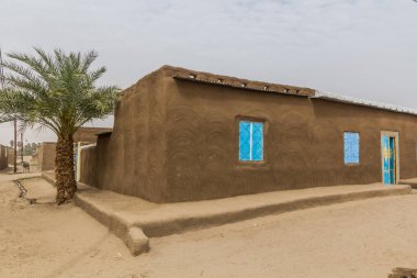 Sudan, Abri yakınlarındaki Nil nehrindeki kumlu bir adada Nubian köyü.