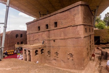 LALIBELA, ETHIOPIA - 29 Mart 2019: Bet Maryam, Lalibela, Etiyopya 'daki kaya kesimli kilise