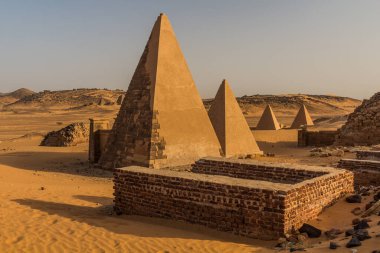 Sudan 'daki Meroe Piramitleri