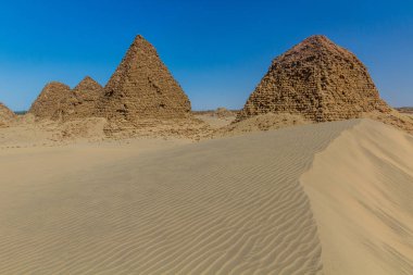 Sudan, Karima yakınlarındaki Niru piramitlerinin görüntüsü