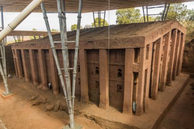 LALIBELA, ETHIOPIA - 29 Mart 2019: Bahis Medhane Alem, Lalibela, Etiyopya 'daki kaya kesimli kilise