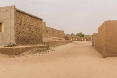 Sudan, Abri yakınlarındaki Nil nehrindeki kumlu bir adada Nubian köyü.