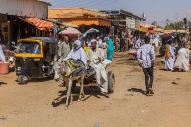 SHENDI, SUDAN - 6 Mart 2019 Şendi, Sudan 'da bir caddenin görüntüsü