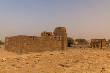 Apedemak Tapınağı (Aslan Tapınağı) ve Sudan, Naqa 'daki Roma kiosk tapınağı kalıntıları