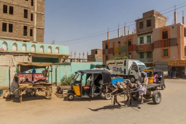 ATBARA, Sudan - 4 Mart 2019: Atbara, Sudan 'da bir caddenin görüntüsü