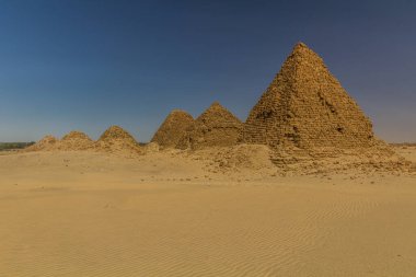 Sudan, Karima yakınlarındaki Niru piramitlerinin görüntüsü