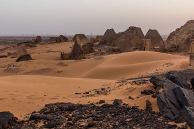 Sudan 'daki Meroe Piramitleri