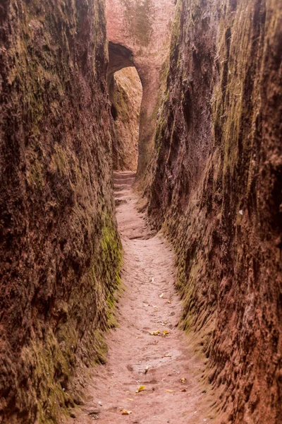 Narrow Passage Connecting Rock Hewn Churches Lalibela Ethiopia — Stock Photo, Image