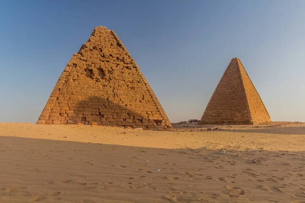 スーダンのカリマ近郊のバルカルピラミッド — ストック写真