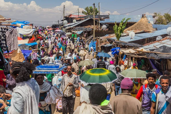 Lalibela Etiopia Marca 2019 Tłumy Sobotnim Targu Lalibeli Etiopia — Zdjęcie stockowe