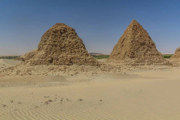 Dilapiderade Pyramider Nuri Öknen Nära Staden Karima Sudan — Stockfoto