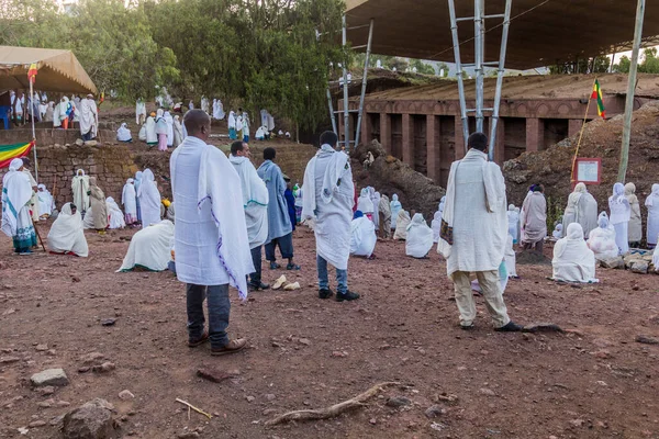 Lalibela Ethiopia March 2019 Group Devotees Sunday Service Bet Medhane — Stock Photo, Image