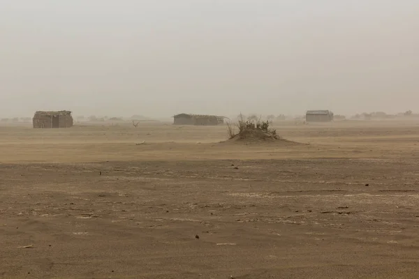 Villaggio Lontano Nella Depressione Danakil Durante Una Tempesta Sabbia Etiopia — Foto Stock